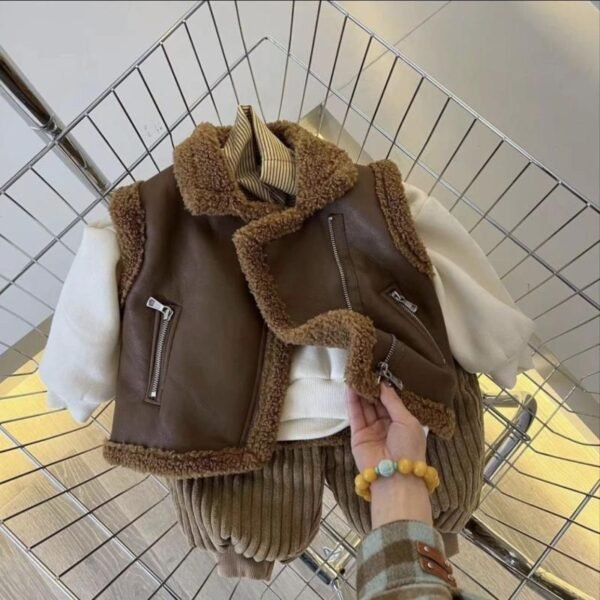 gilet-sans-manches-fausse-fourrure-enfant-tendance-2025 Product Variation